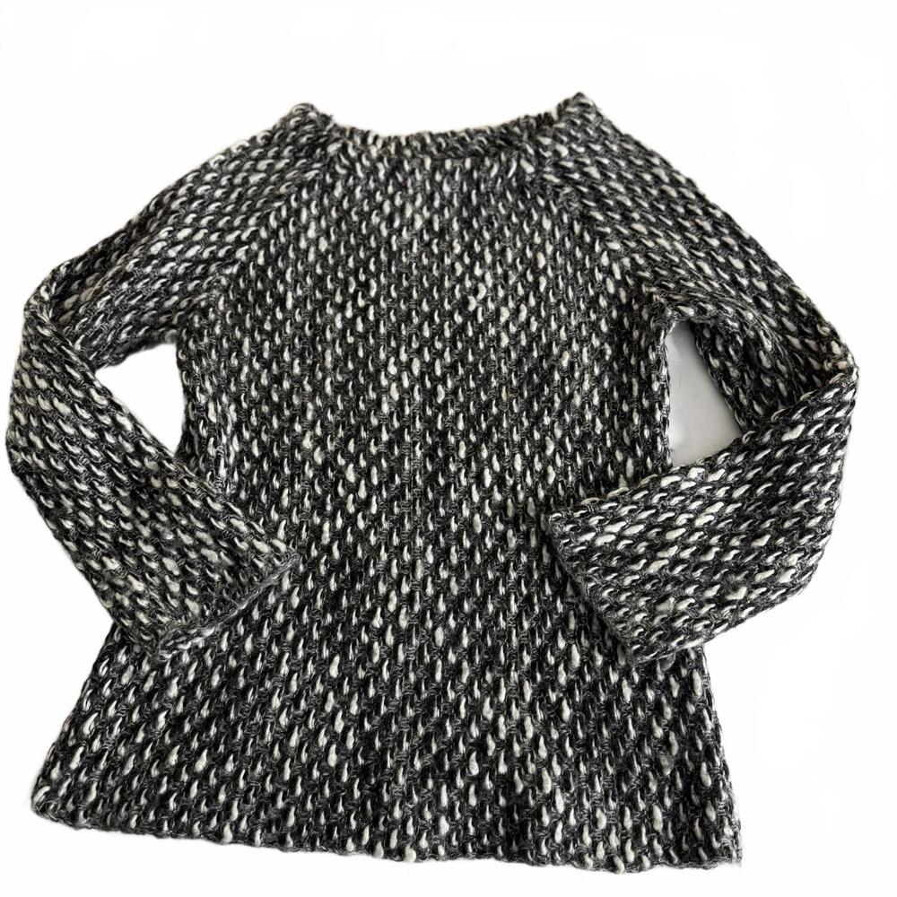 GOTTARDI Italian Wool Blend Black & White Wms‎ L Sweater. Fit/Flare Bell Sleeve